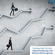 mensen lopen op trap